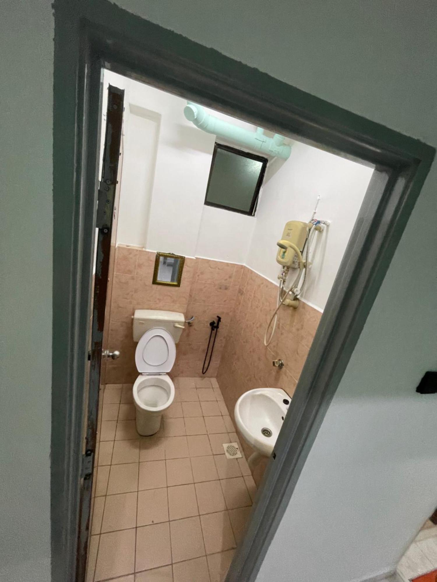 Blissful Breeze 4 Rooms & Netflix By Ezyroom Melaka Ayer Keroh Exterior photo